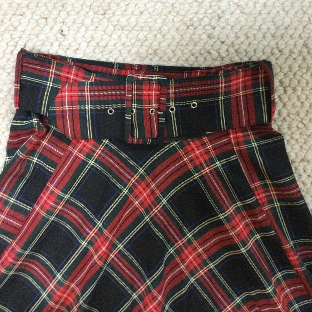 Dilvin plaid skirt - Picture 2 of 4